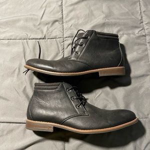 Men’s black dress boot